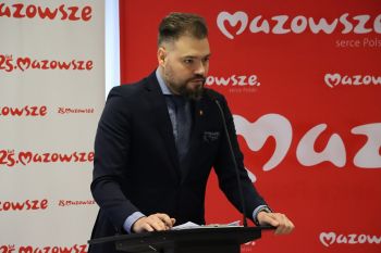 Zdjęcia z podpisania umów