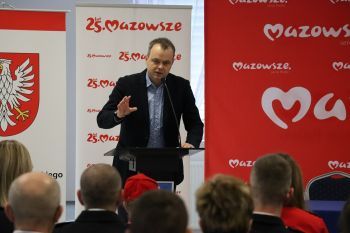 Zdjęcia z podpisania umów