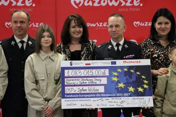 Zdjęcia z podpisania umów