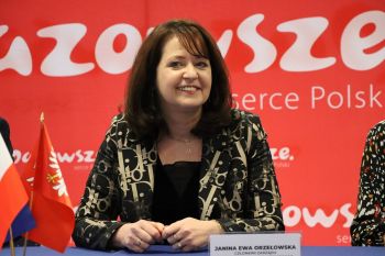 Zdjęcia z podpisania umów