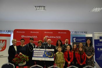 Zdjęcia z podpisania umów
