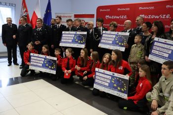 Zdjęcia z podpisania umów