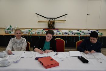 Komisja podpisuje protokół z olimpiady