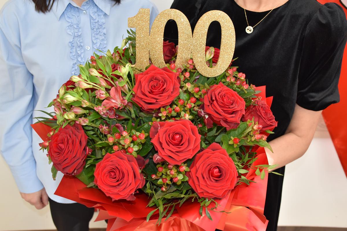100 latek