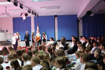 Uroczyste zakończenie roku szkolnego 2024/2025 w szkolach na terenie Gminy Stanisławów