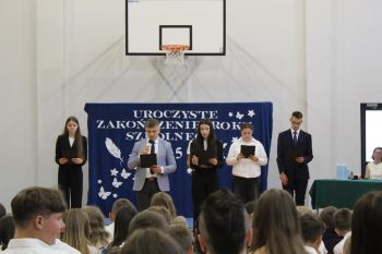 Uroczyste zakończenie roku szkolnego 2024/2025 w szkolach na terenie Gminy Stanisławów